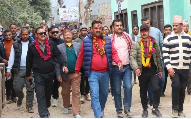 शहरी विकास मन्त्रीलाई स्थानियको प्रश्न, मन्त्री ज्यु ! के साच्चै सडक पिच हुन्छ ?