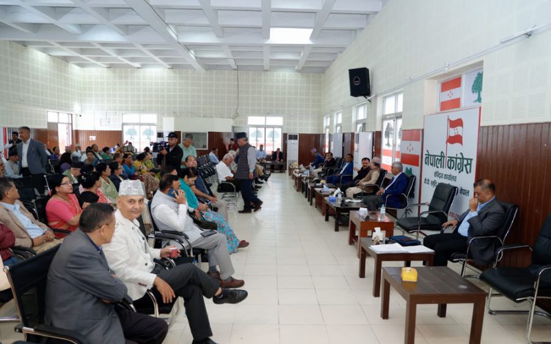 कांग्रेस बैठक शोमबार टुंग्याइदै